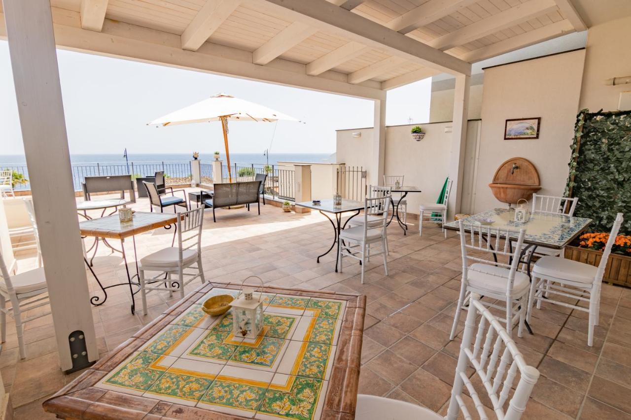B&B Ottocento Sul Mare ニッツァ・ディ・シチーリア エクステリア 写真