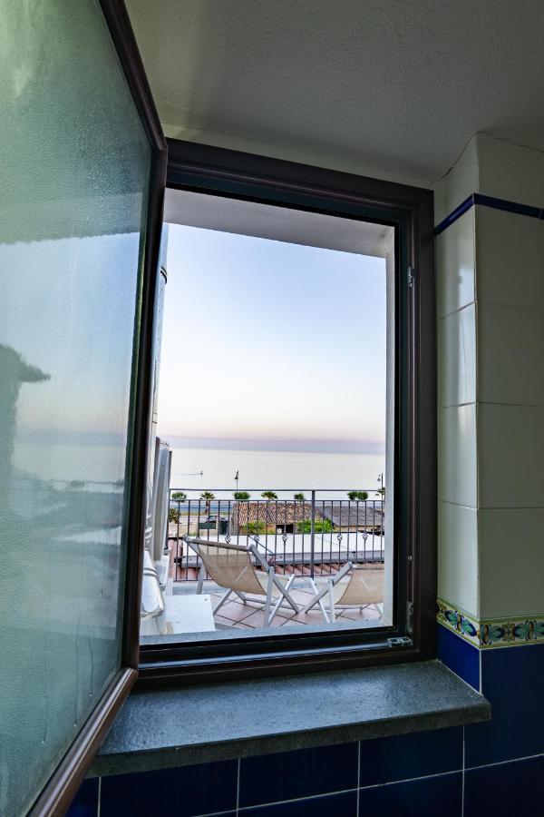 B&B Ottocento Sul Mare ニッツァ・ディ・シチーリア エクステリア 写真