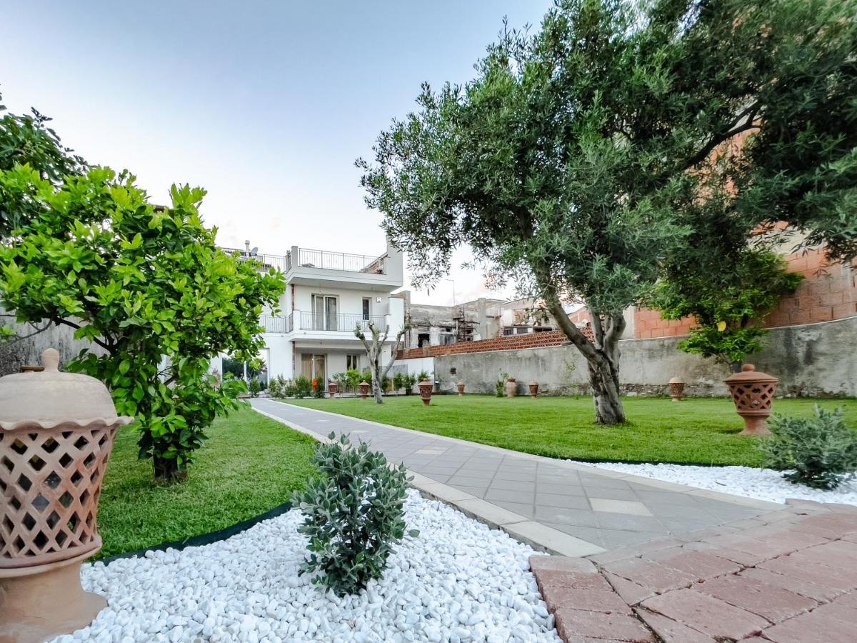 B&B Ottocento Sul Mare ニッツァ・ディ・シチーリア エクステリア 写真