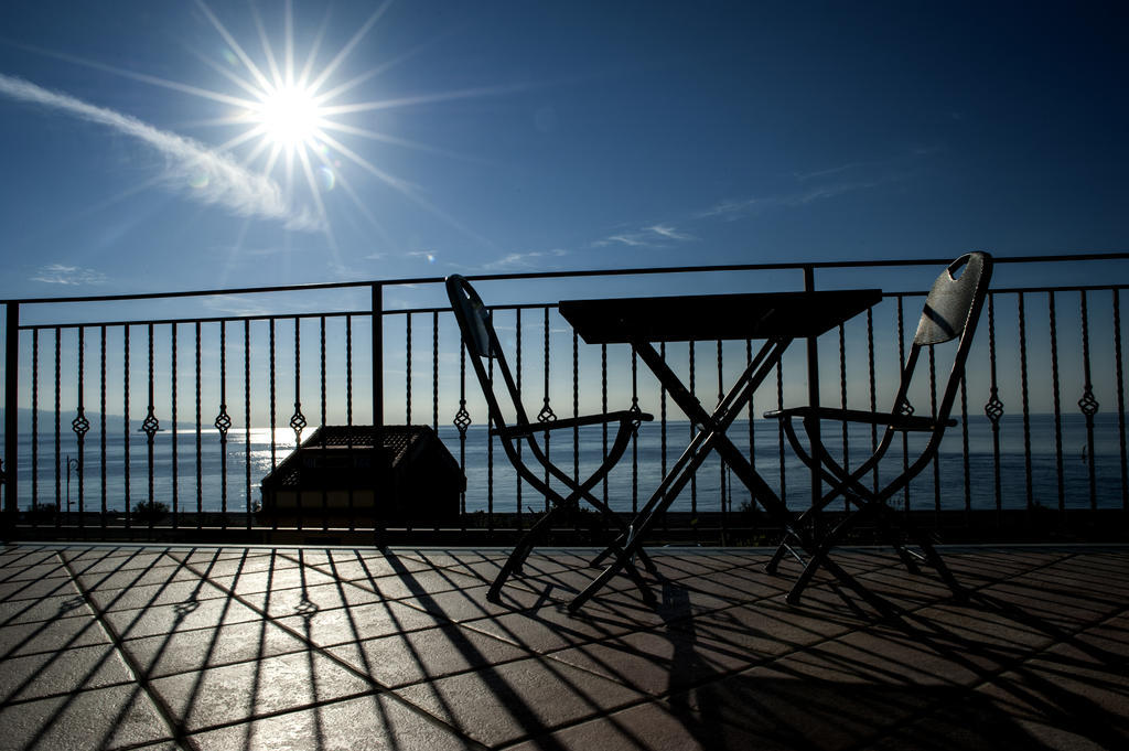 B&B Ottocento Sul Mare ニッツァ・ディ・シチーリア エクステリア 写真